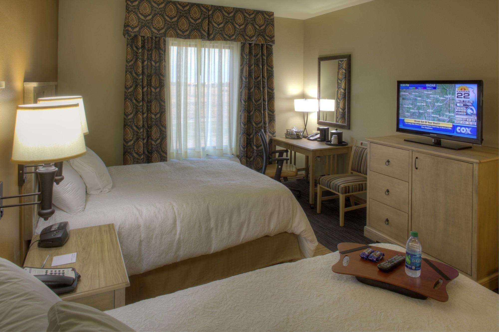 Hampton Inn & Suites Dodge City Boot Hill Casino Exterior photo