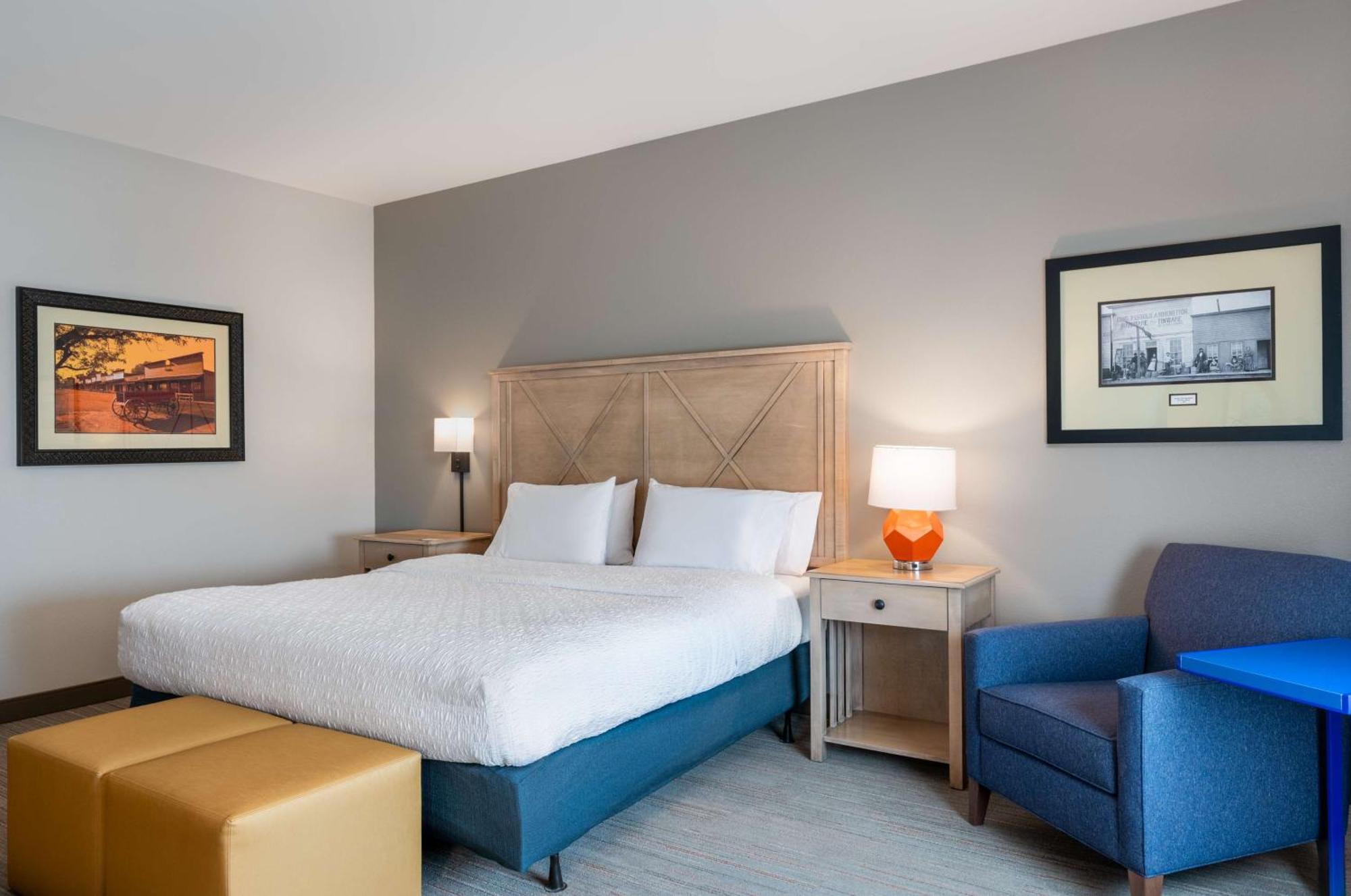 Hampton Inn & Suites Dodge City Boot Hill Casino Exterior photo