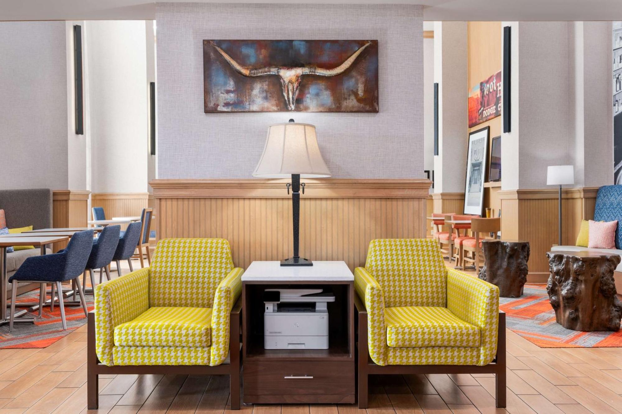 Hampton Inn & Suites Dodge City Boot Hill Casino Exterior photo