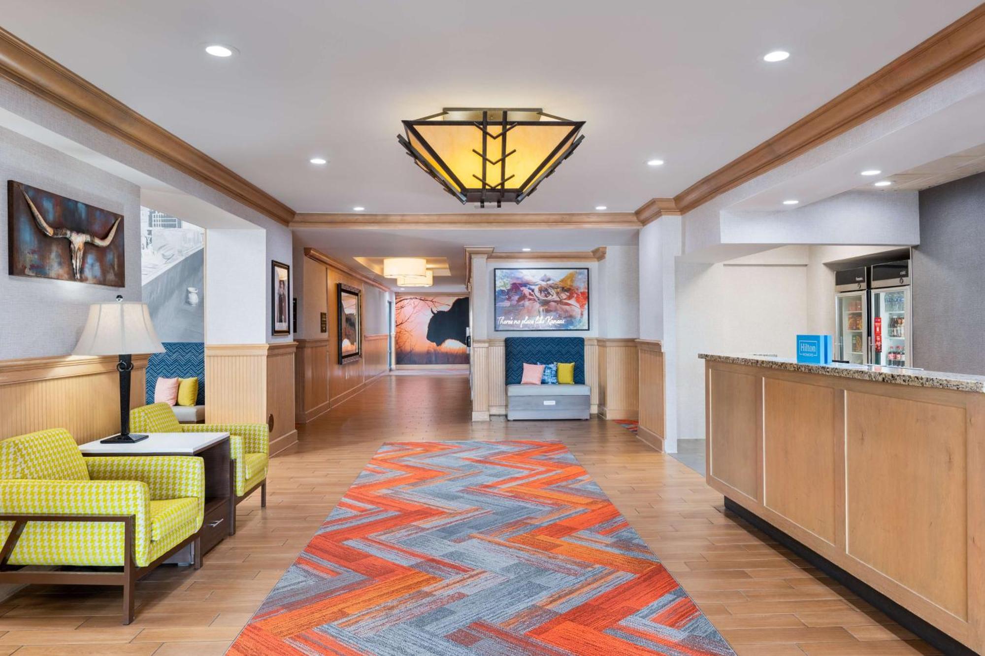 Hampton Inn & Suites Dodge City Boot Hill Casino Exterior photo