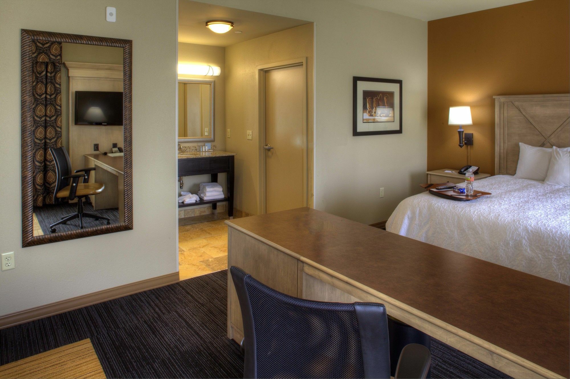 Hampton Inn & Suites Dodge City Boot Hill Casino Exterior photo